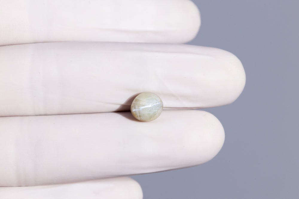 Cat's Eye (Lehsuniya) 4.50 Carats / 4.95 Ratti