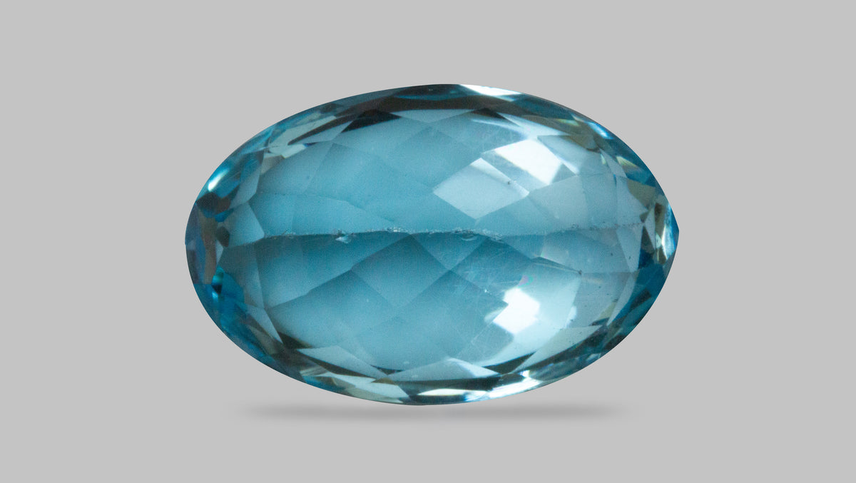 Natural Blue Topaz 13.78 Carats / 15.14 Ratti