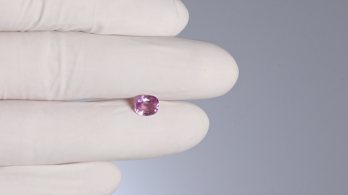 Natural Pink Sapphire 1.73 Carats / 1.9 Ratti