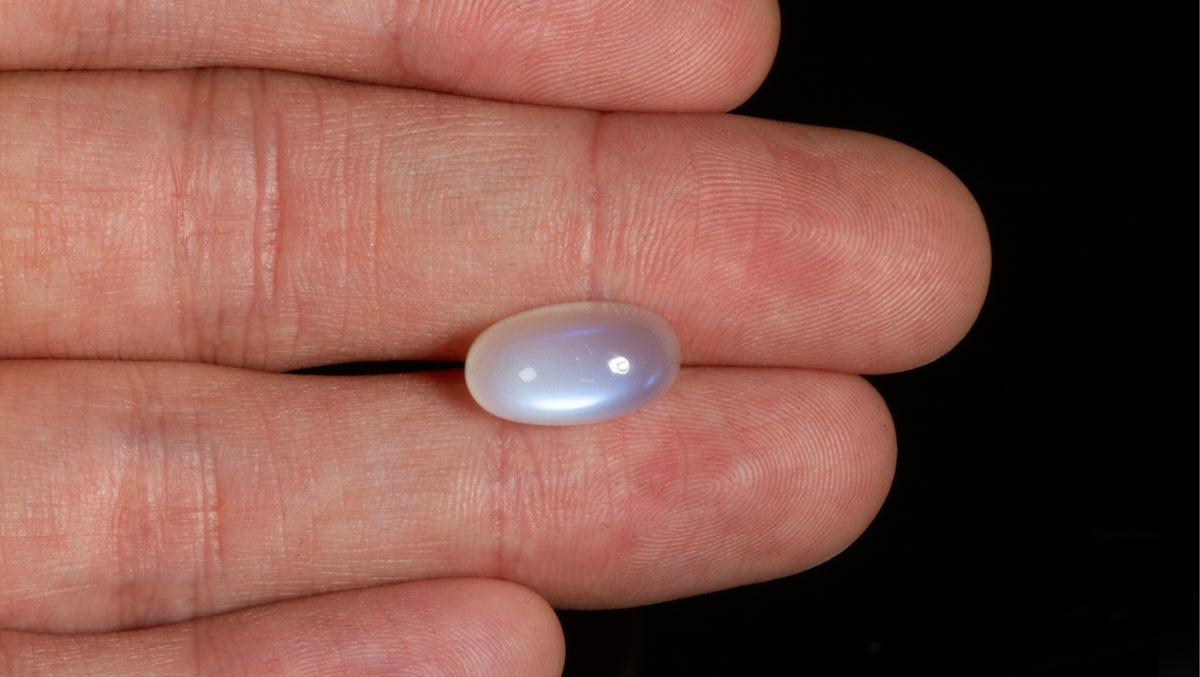 NATURAL MOONSTONE 8.07 CARATS / 8.87 Ratti