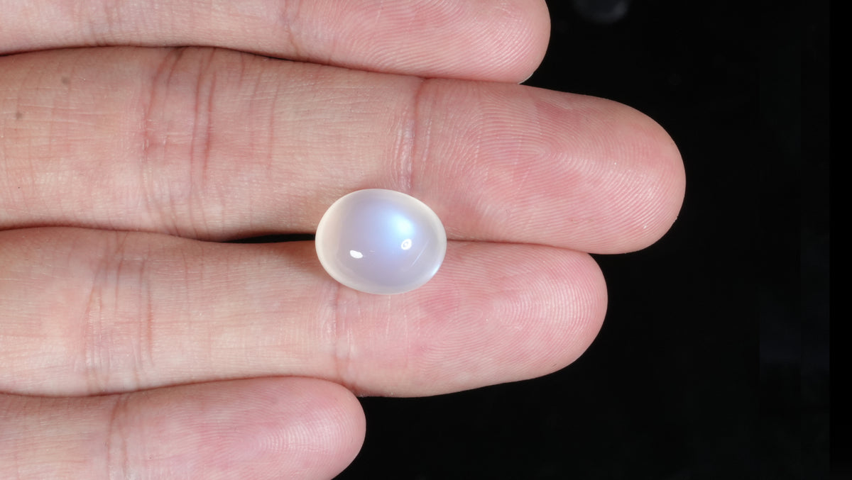 NATURAL MOONSTONE 8.65 CARATS / 9.51 Ratti