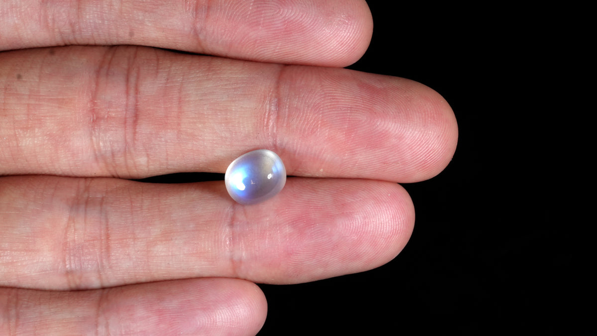 Natural Moon Stone 2.59 Carats / 2.85 Ratti