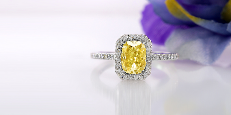 What Is The Right Way Of Wearing A Yellow Sapphire Gemstone?