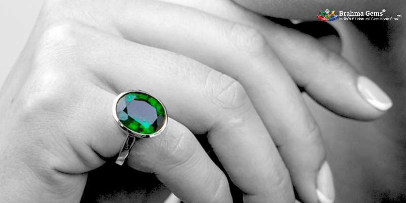 Gold or Silver - Which is the suitable metal for wearing Emerald Ring?