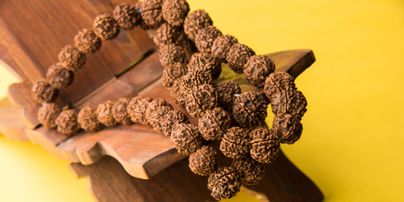 Fourteen Mukhi (14 faces) Rudraksha: Importance, Benefits, Power, Significance & Procedure to Wear