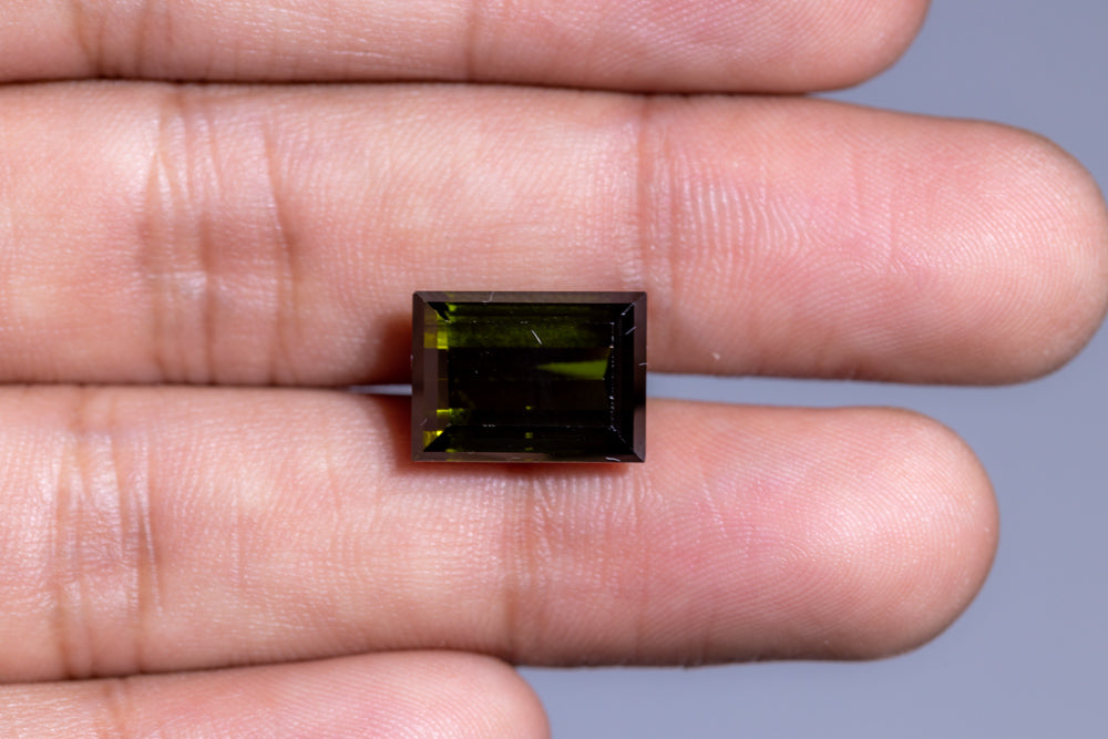 NATURAL TOURMALINE 13.11 CARATS / 14.41 Ratti