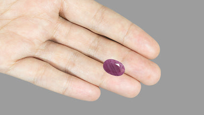 African Ruby (Manik) 5.04 Carats / 5.54 Ratti