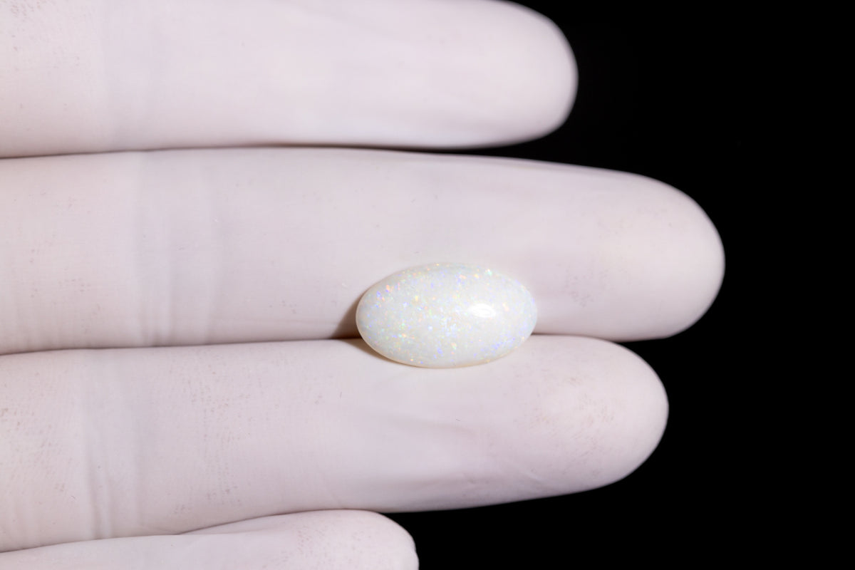 White Opal With Fire 3.96 Carats / 4.35 Ratti