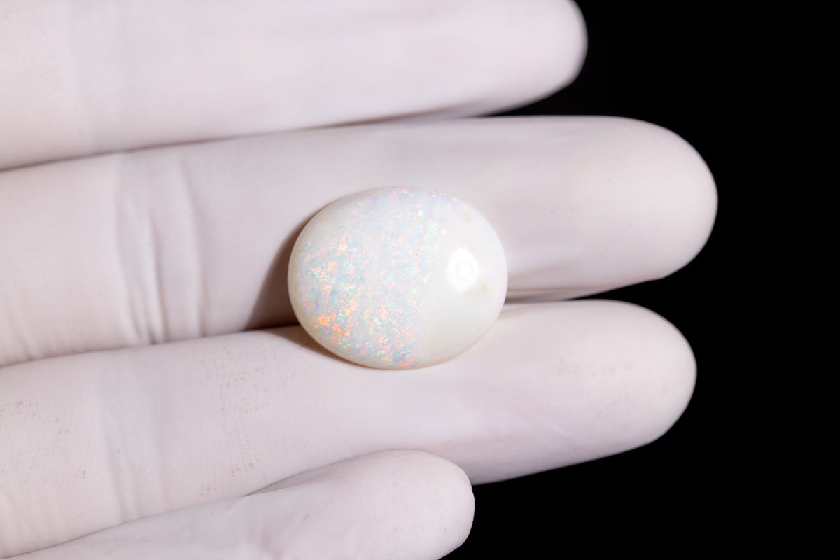 White Opal With Fire 12.50 Carats / 13.74 Ratti