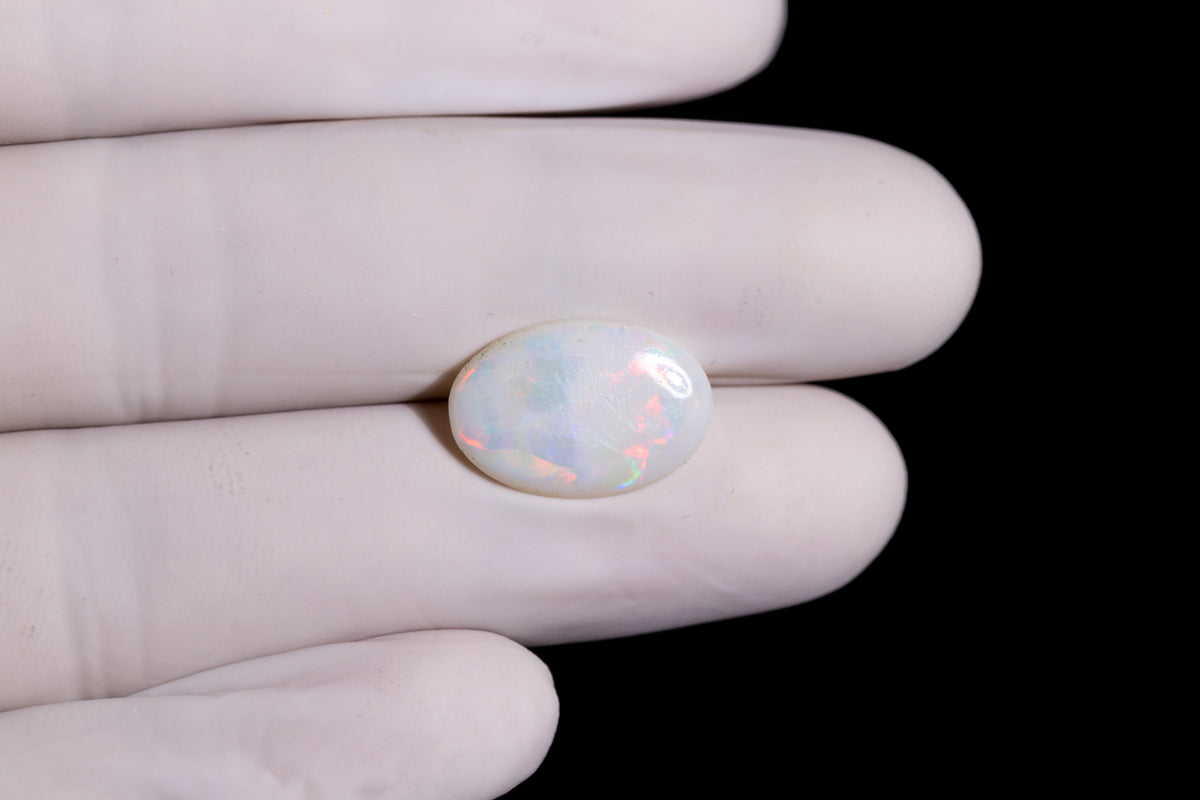 White Opal With Fire 4.20 Carats / 4.62 Ratti