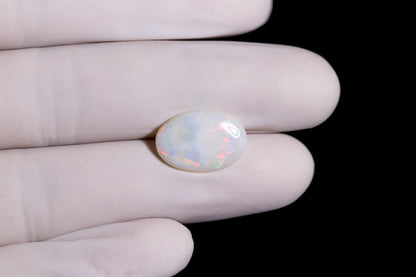 White Opal With Fire 4.20 Carats / 4.62 Ratti