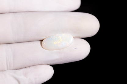 White Opal With Fire 3.68 Carats / 4.04 Ratti