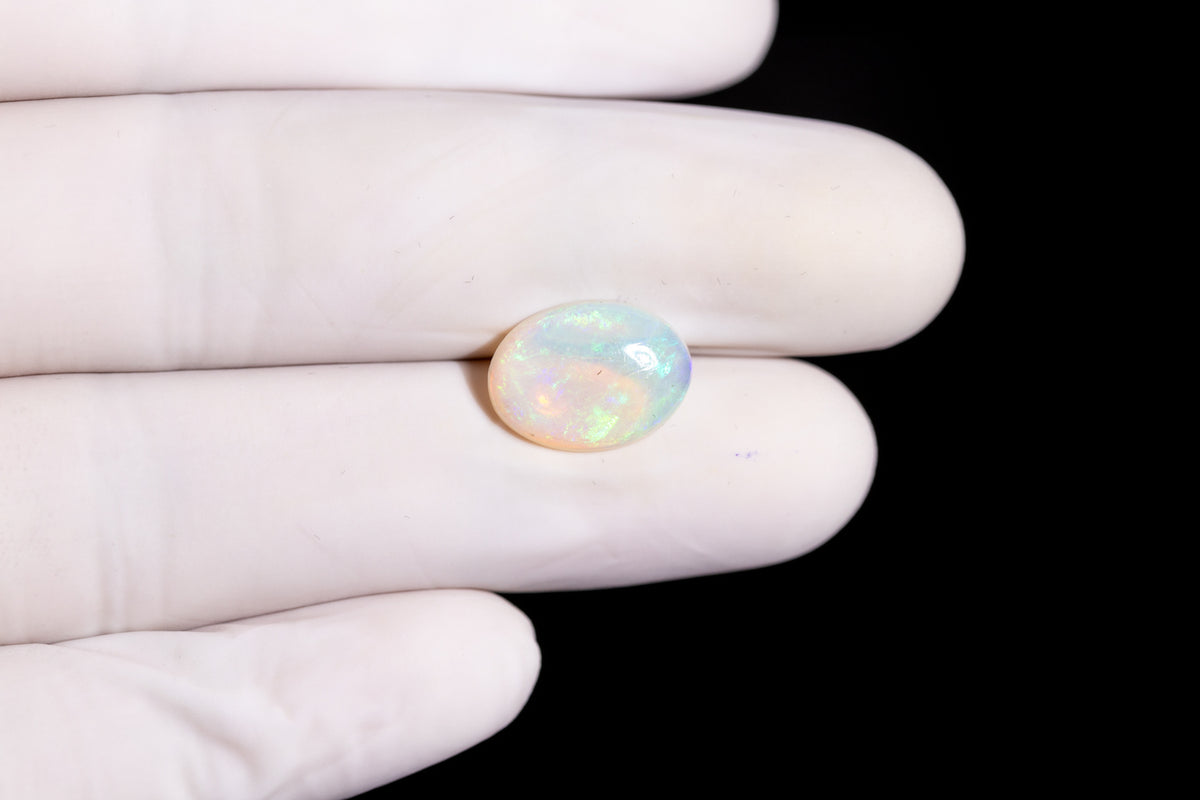 White Opal With Fire 3.74 Carats / 4.11 Ratti
