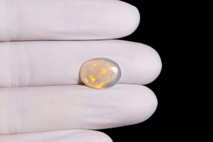 White Opal With Fire 3.61 Carats / 3.97 Ratti