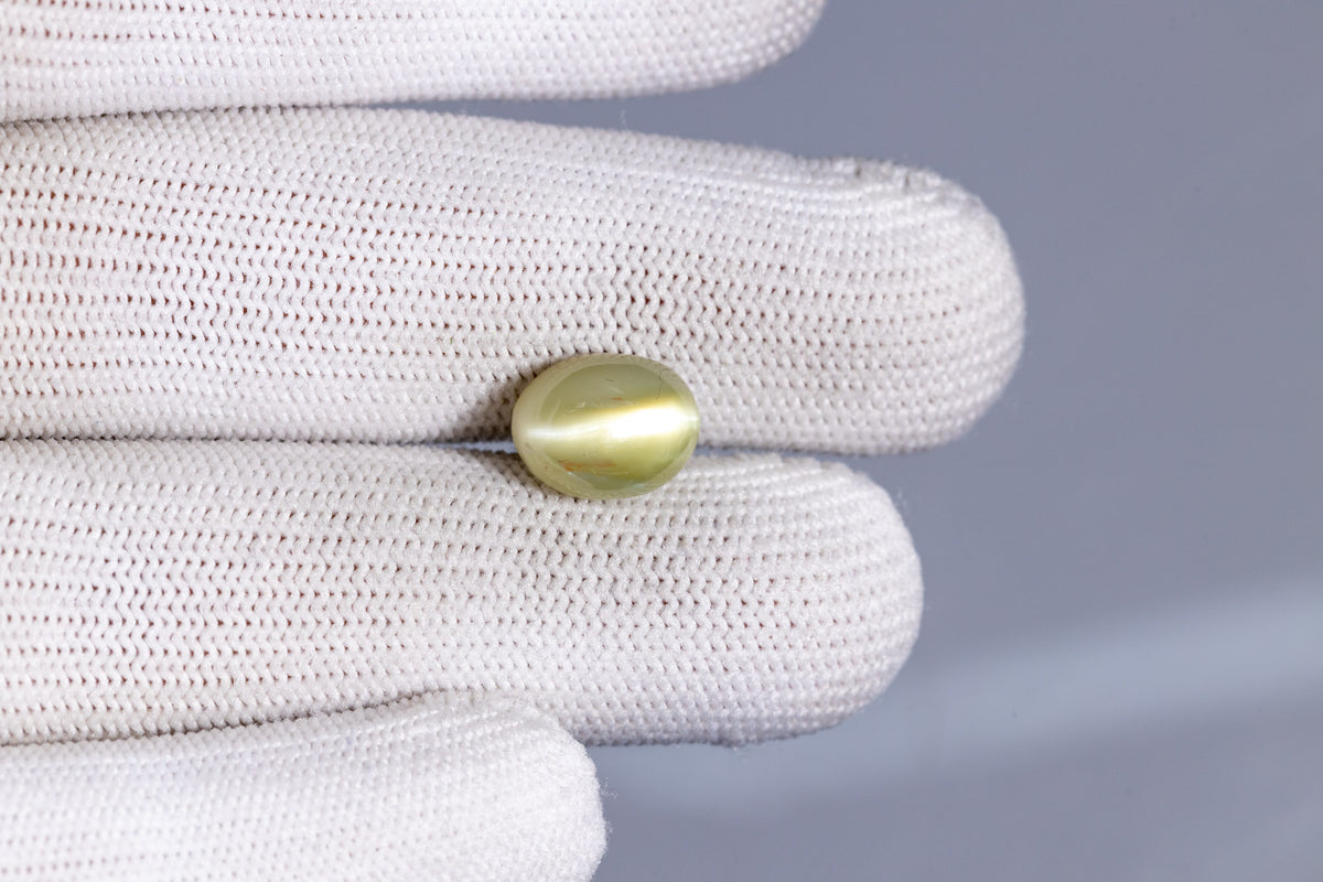 Cat's Eye (Lehsuniya) 9.52 Carats / 10.46 Ratti