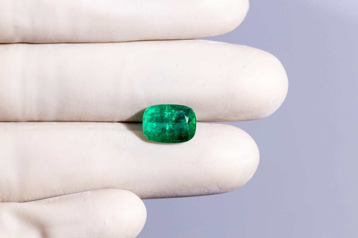 Zambian Emerald (Panna) 4.48 Carats / 4.92 Ratti