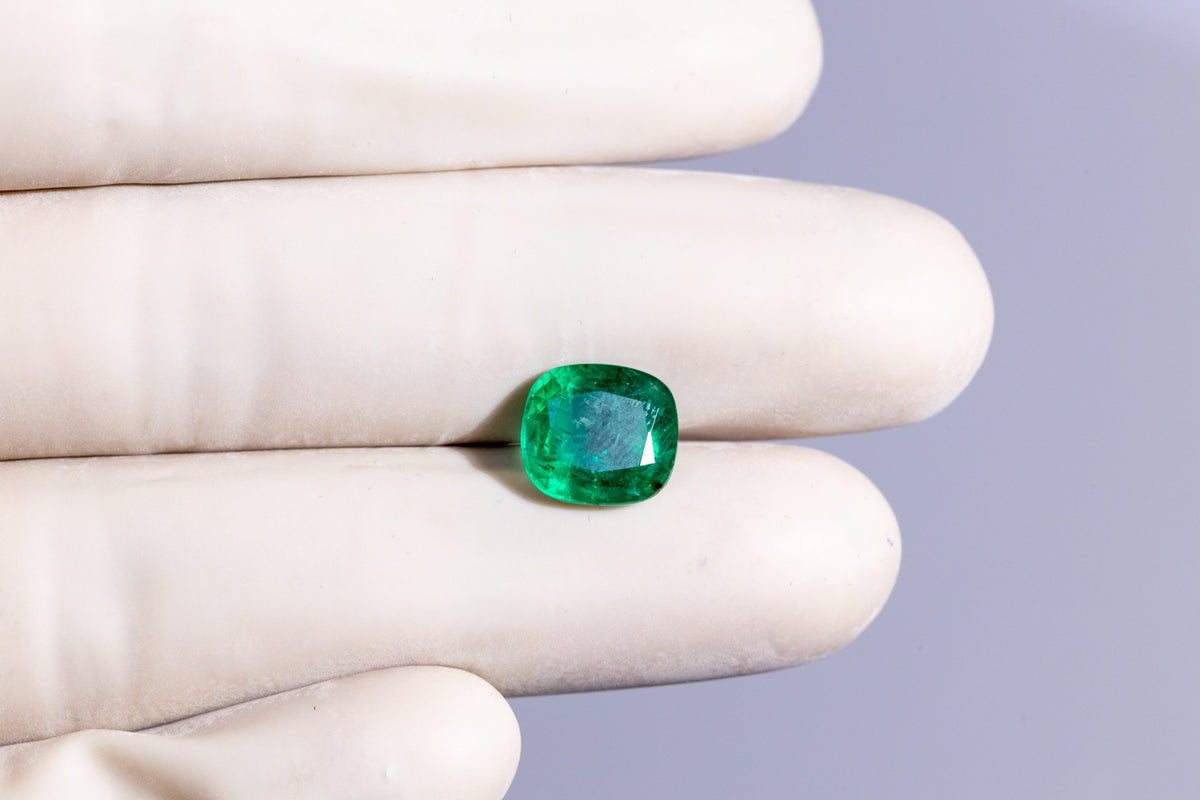 Zambian Emerald (Panna) 4.01 Carats / 4.41 Ratti