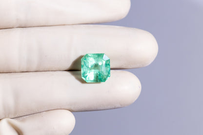 Columbian Emerald (Panna) 7.86 Carats / 8.64 Ratti