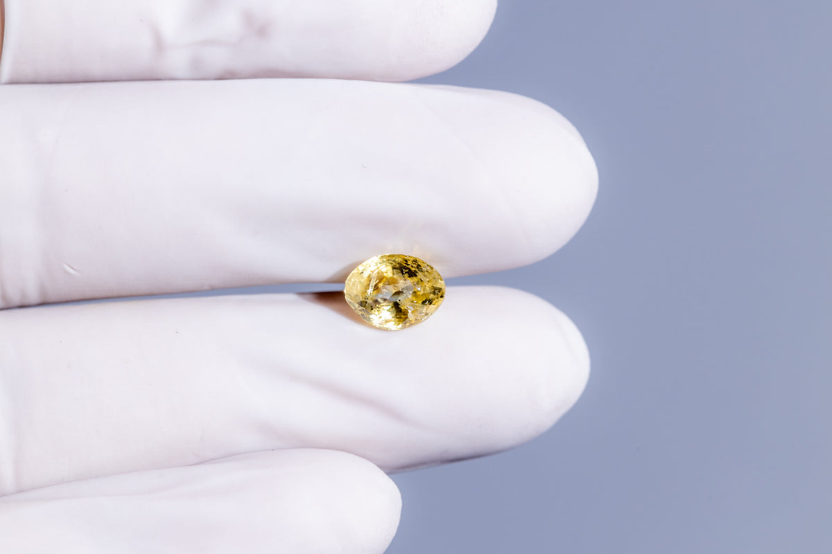 Natural Yellow Sapphire 2.86 Carats / 3.14 Ratti