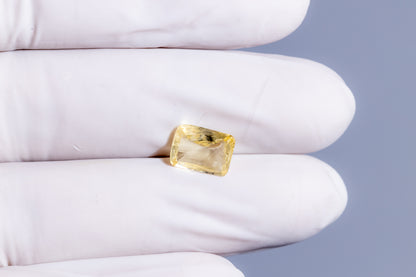 Natural Yellow Sapphire 3.01 Carats / 3.31 Ratti