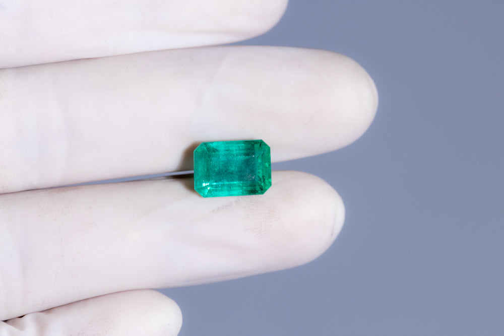 Minor Oil Zambian Emerald 6.10 Carats / 7.7 Ratti