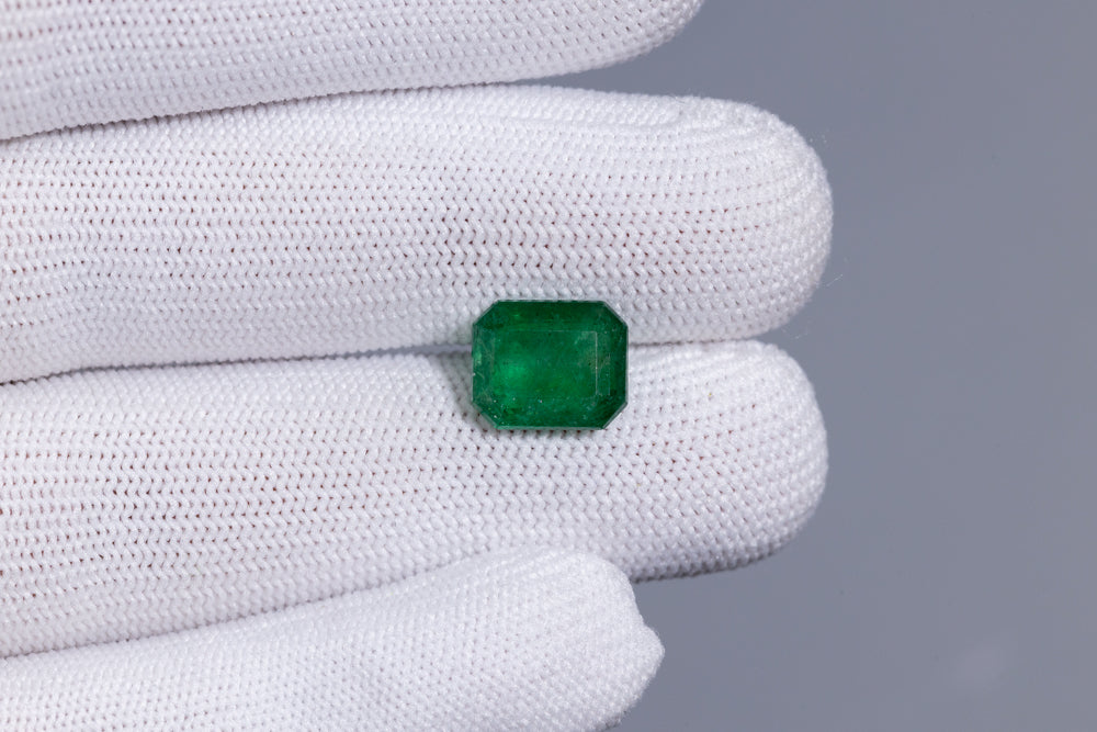 Zambian Emerald (Panna) 4.38 Carats / 4.81 Ratti
