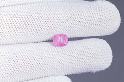 Natural Pink Sapphire 2.35 Carats / 2.58 Ratti