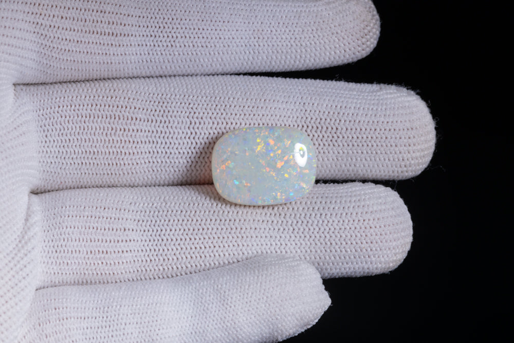 White Opal With Fire 13.51 Carats / 14.85 Ratti
