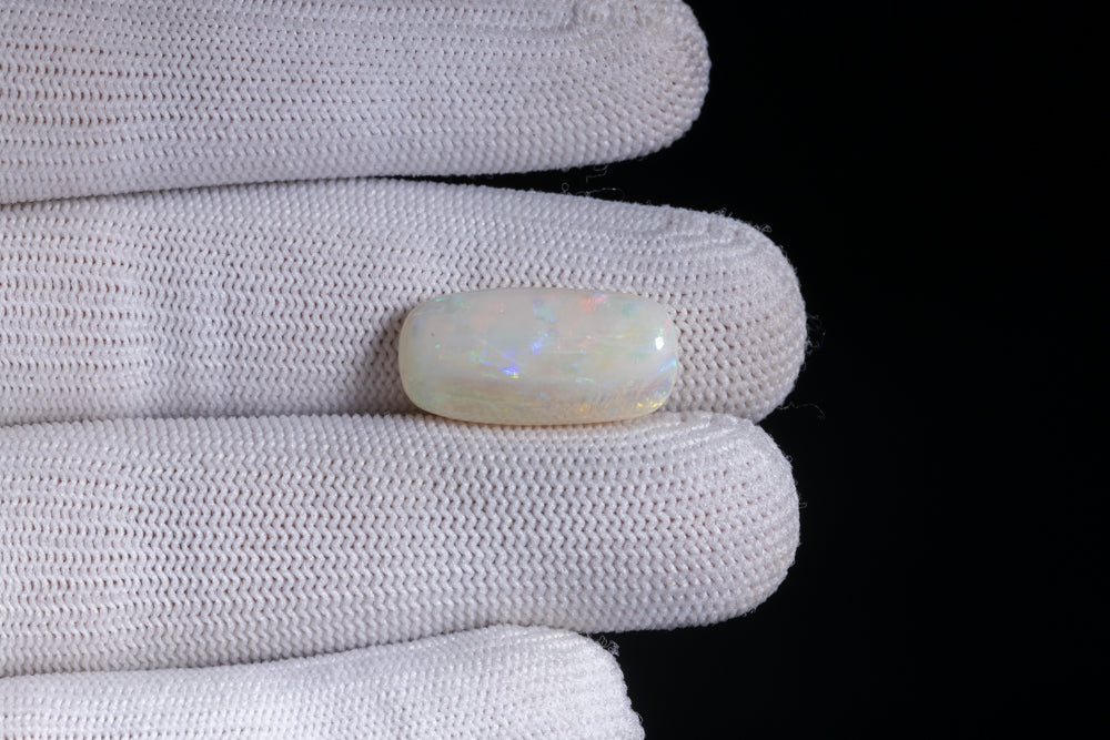 White Opal With Fire 11.53 Carats / 12.67 Ratti