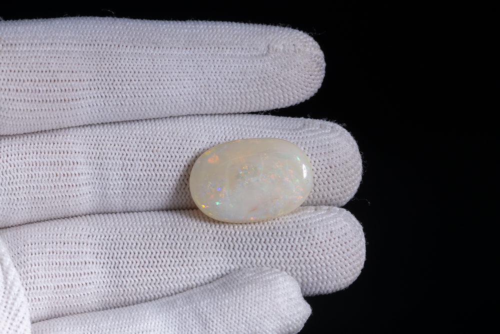 White Opal With Fire 16.83 Carats / 18.49 Ratti