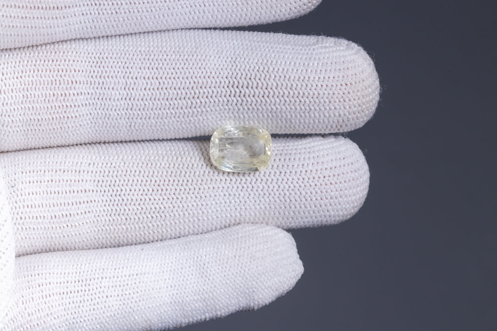 Natural Yellow Sapphire 6.75 Carats / 7.42 Ratti
