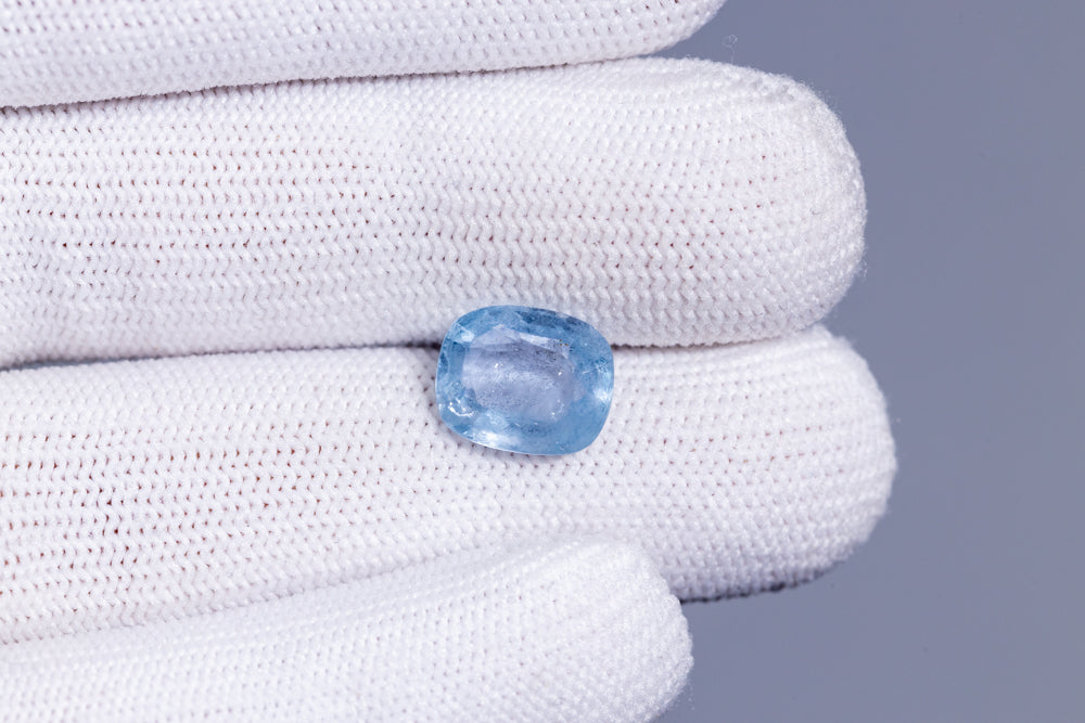 Natural Blue Sapphire 4.85 Carats / 5.33 Ratti