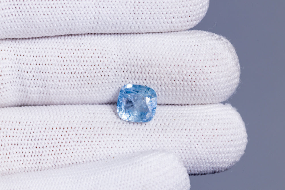Natural Blue Sapphire 4.04 Carats / 4.44 Ratti