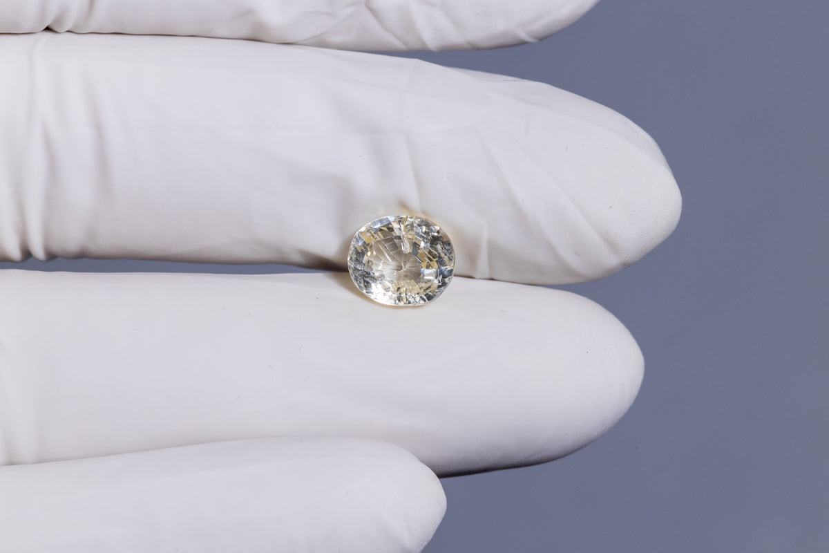 Natural Yellow Sapphire 3.49 Carats / 3.84 Ratti