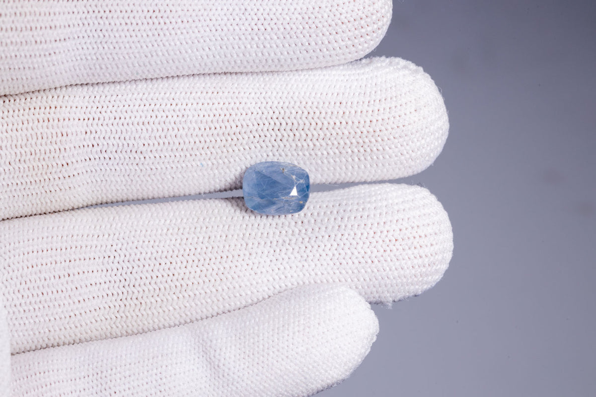 Natural Blue Sapphire 5.75 Carats / 6.32 Ratti