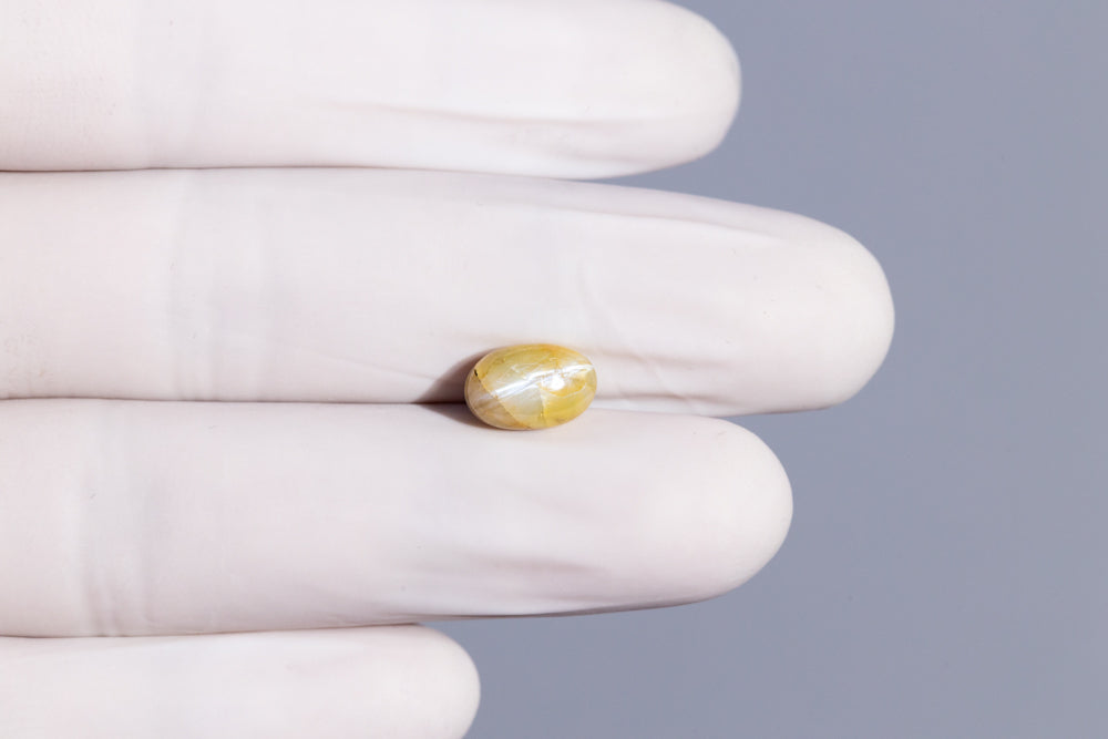 Cat's Eye (Lehsuniya) 5.53 Carats / 6.08 Ratti