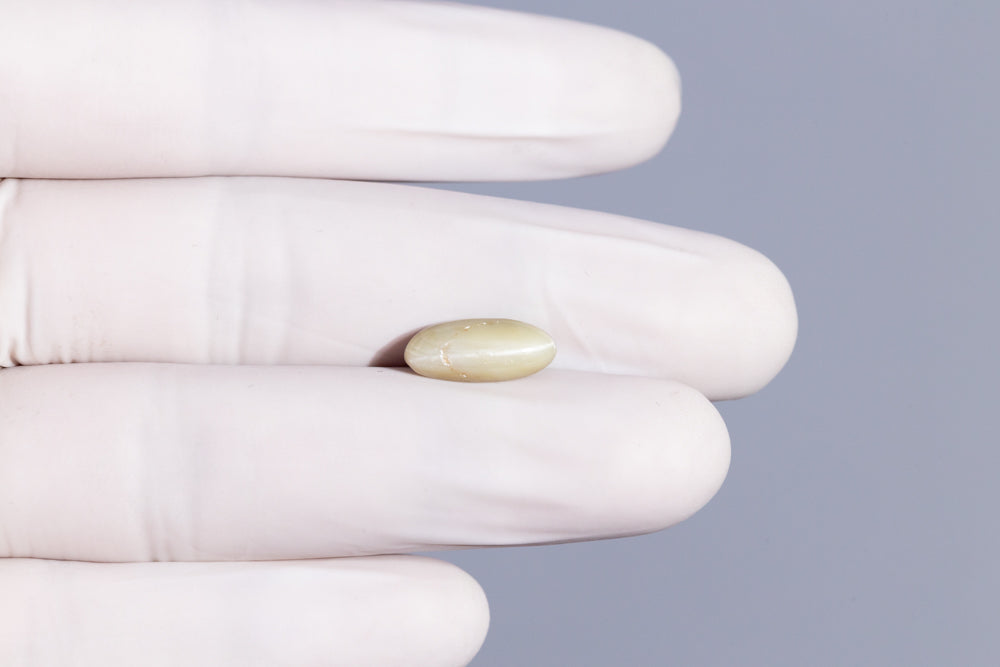 Cat's Eye (Lehsuniya) 6.05 Carats / 6.65 Ratti