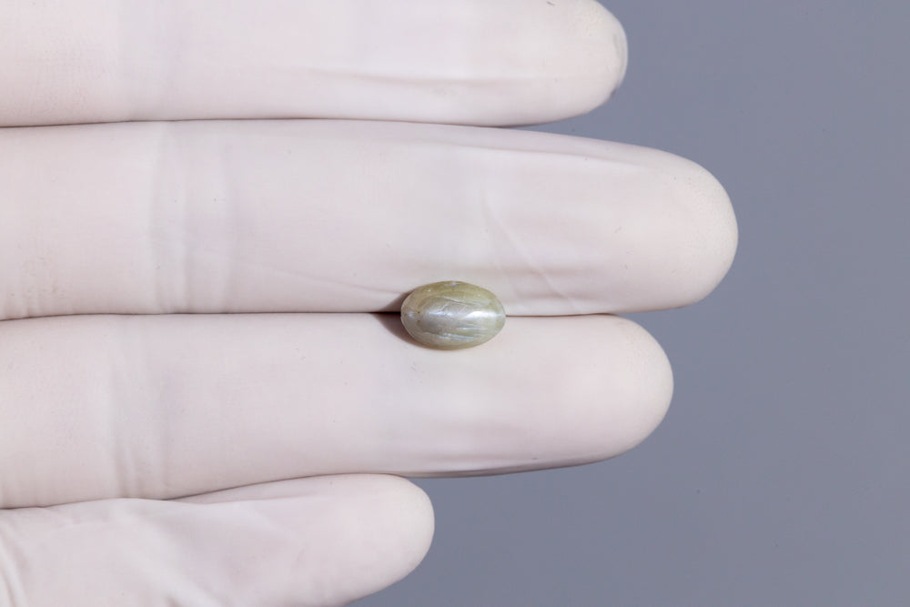 Cat's Eye (Lehsuniya) 4.34 Carats / 4.77 Ratti