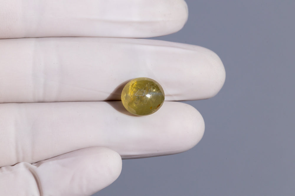 Cat's Eye (Lehsuniya) 13.12 Carats / 14.42 Ratti