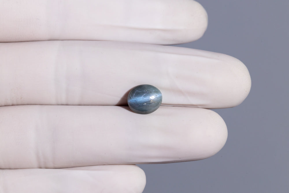 Cat's Eye (Lehsuniya) 3.45 Carats / 3.79 Ratti