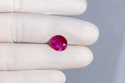 Burmese Ruby (Manik) 5.30 Carats / 5.82 Ratti