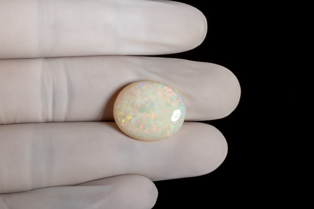 White Opal With Fire 15.71 Carats / 17.26 Ratti