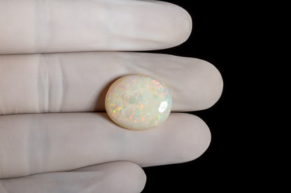White Opal With Fire 15.71 Carats / 17.26 Ratti