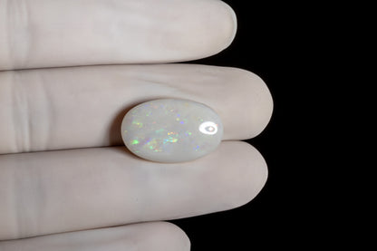 White Opal With Fire 13.94 Carat / 15.32 Ratti