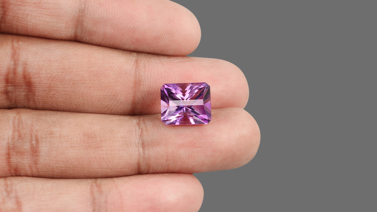 Natural Amethyst 7.62 Carats / 8.37 Ratti