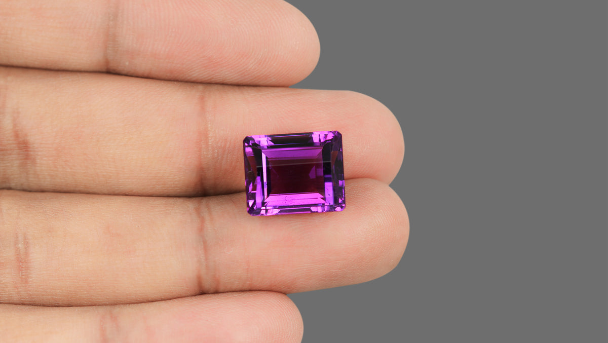 Natural Amethyst 12.57 Carats / 13.81 Ratti