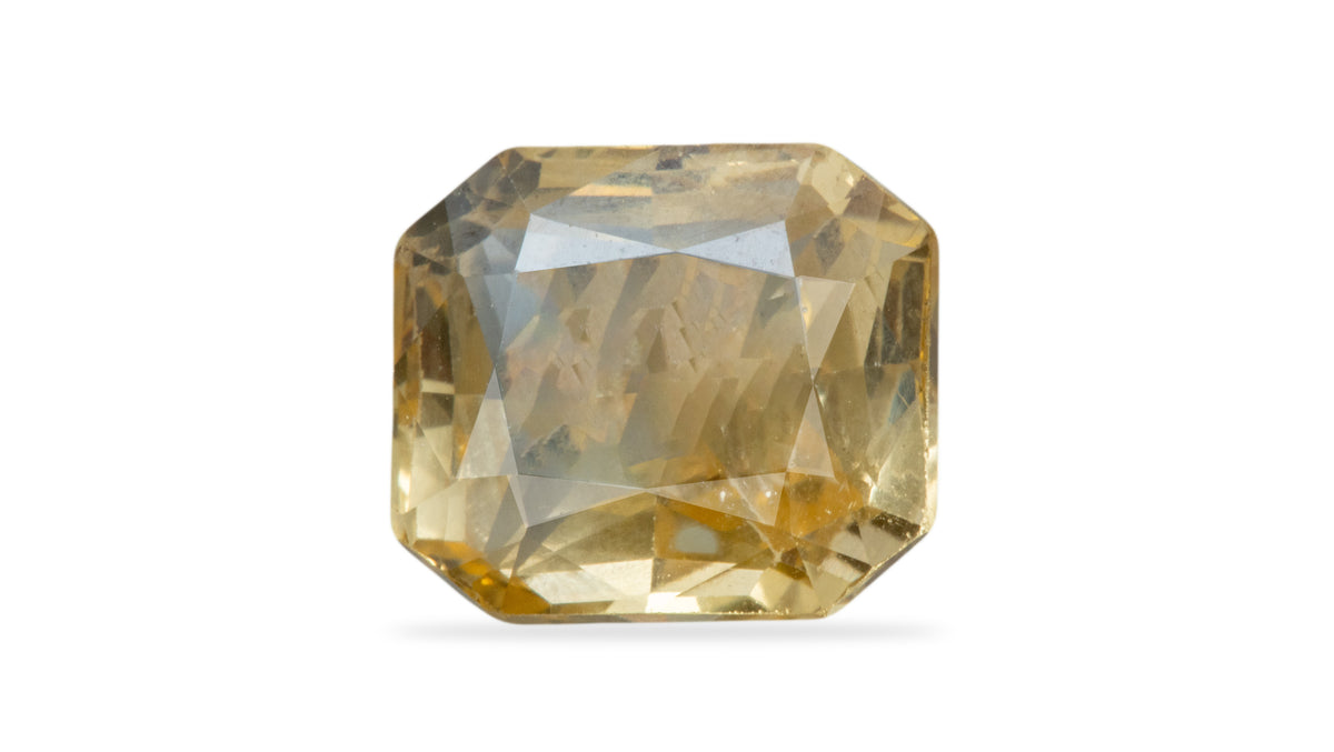 Natural Yellow Sapphire 7.19 Carats / 7.9 Ratti