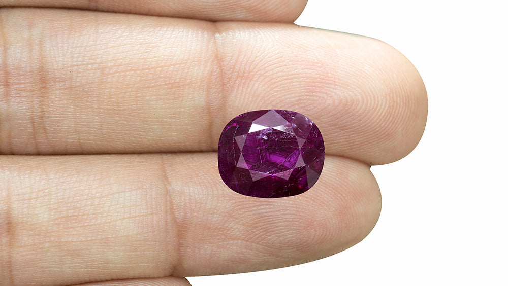 Mozambique Ruby (Manik) 6.54 Carats / 7.19 Ratti