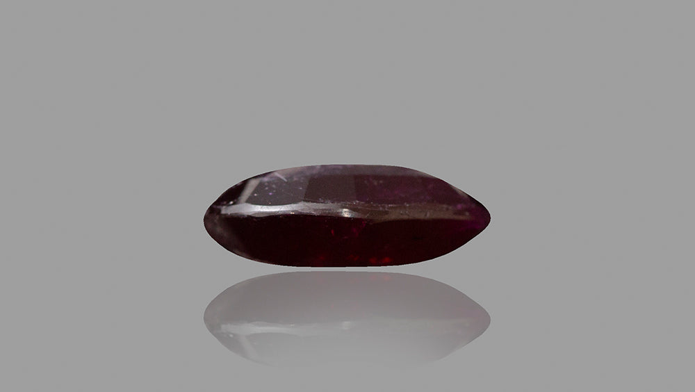 Mozambique Ruby (Manik) 5.09 Carats / 5.59 Ratti