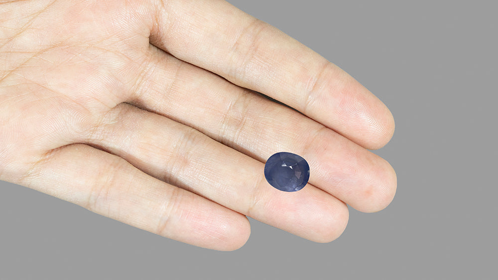 Natural Blue Sapphire 4.94 Carats / 5.43 Ratti